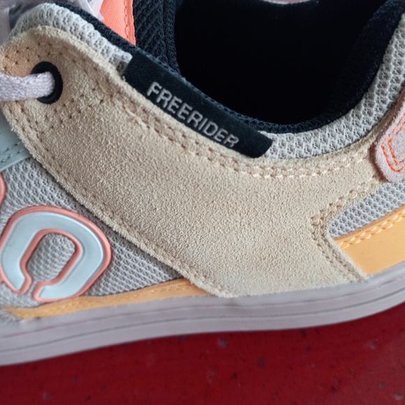 Adidas- Five ten Freerider Mountain Bike Shoe-Women's SZ 8- Purple/Orange/Grey - Picture 3 of 8